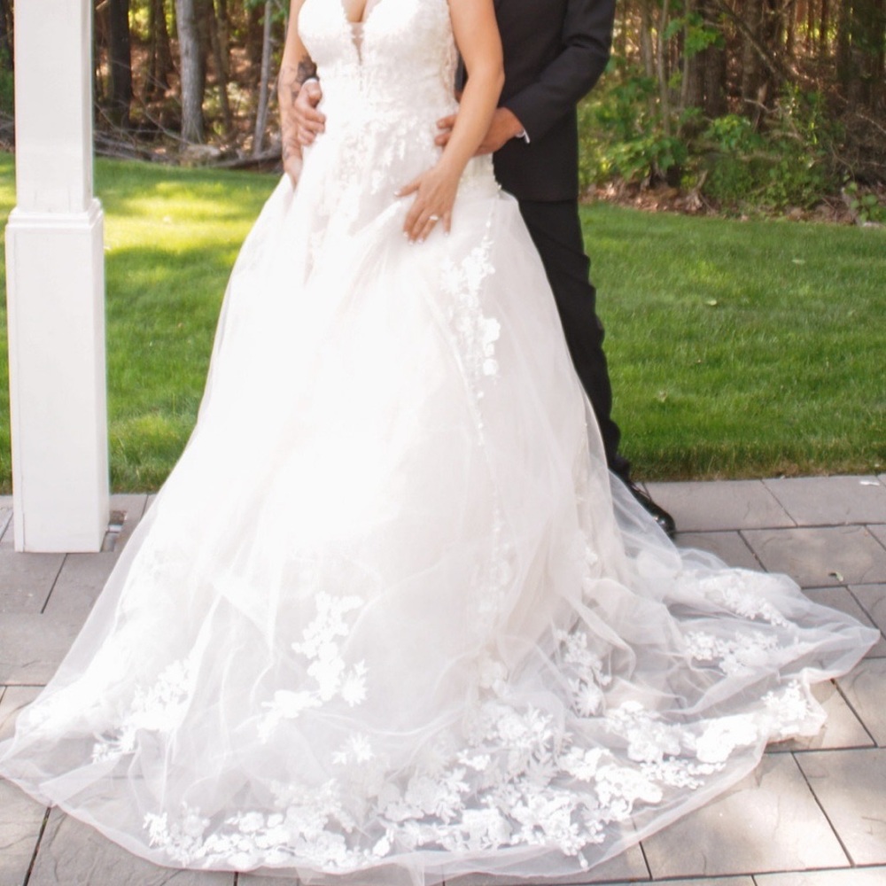 Allure wedding dress , used once
